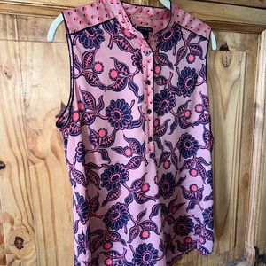 Ann Taylor sleeveless 5 button floral polka dot top. Size Medium. Pink/n…